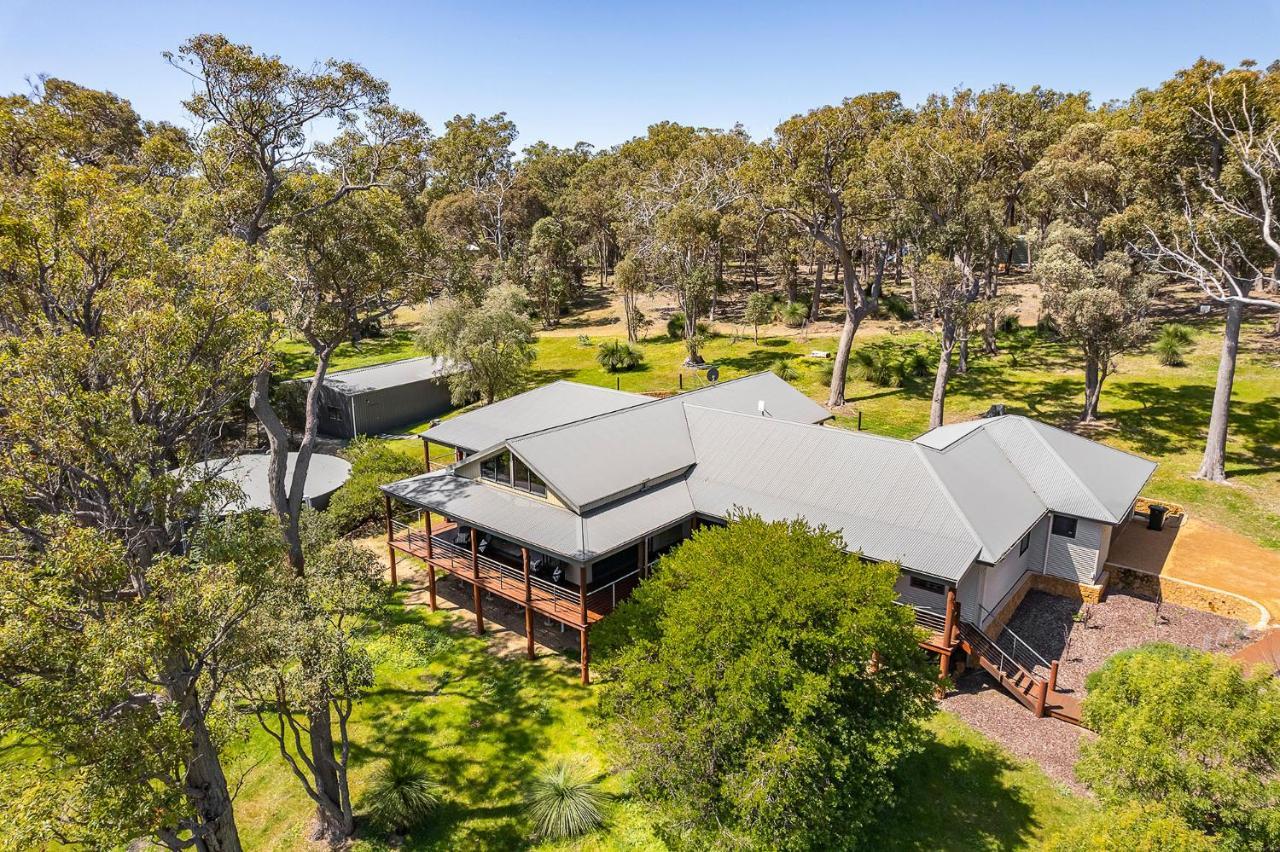 Redgum Treehouse - Outstanding Luxury In The Heart Of Wine Country And Minutes From The Beaches Villa Quindalup Exterior photo