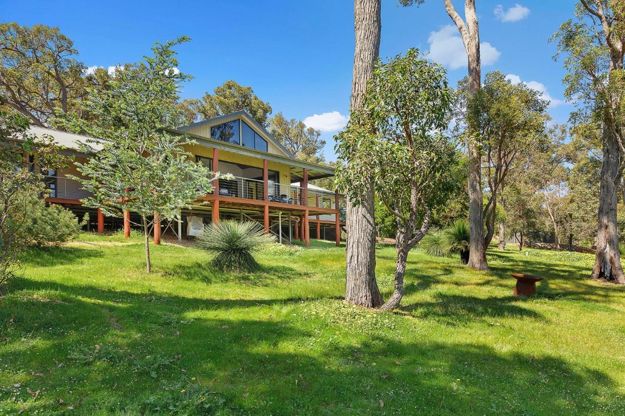 Redgum Treehouse - Outstanding Luxury In The Heart Of Wine Country And Minutes From The Beaches Villa Quindalup Exterior photo